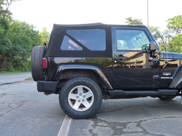 2013 Jeep Wrangler 4WD 2dr Sahara - 23053240 - 17