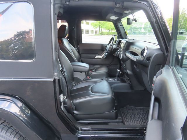 2013 Jeep Wrangler 4WD 2dr Sahara - 23053240 - 23