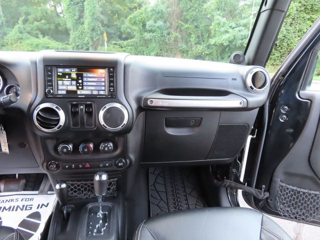 2013 Jeep Wrangler 4WD 2dr Sahara - 23053240 - 27