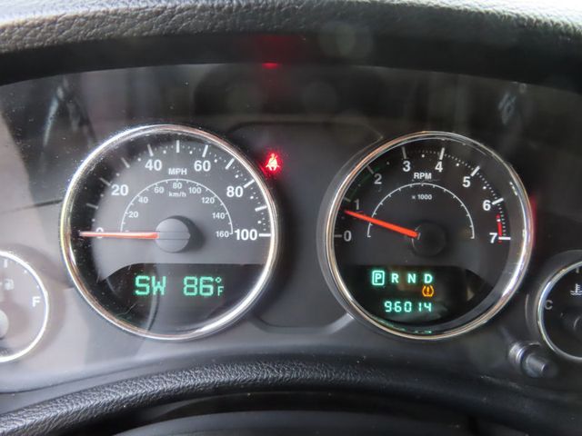2013 Jeep Wrangler 4WD 2dr Sahara - 23053240 - 35
