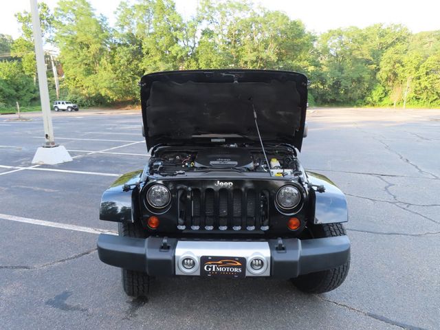 2013 Jeep Wrangler 4WD 2dr Sahara - 23053240 - 39