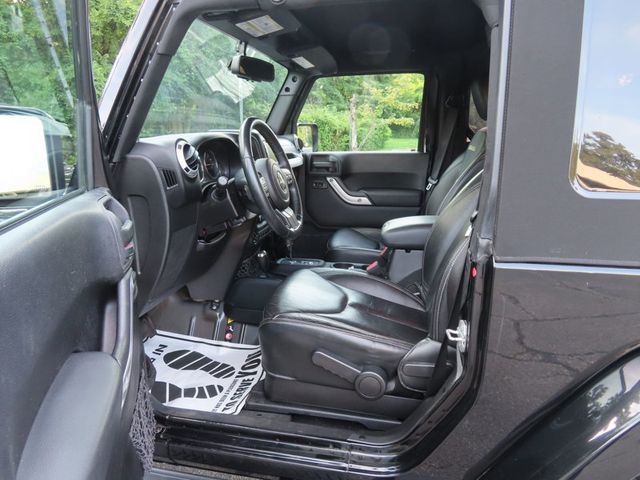 2013 Jeep Wrangler 4WD 2dr Sahara - 23053240 - 5