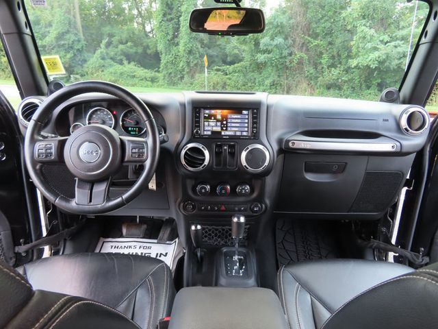 2013 Jeep Wrangler 4WD 2dr Sahara - 23053240 - 6