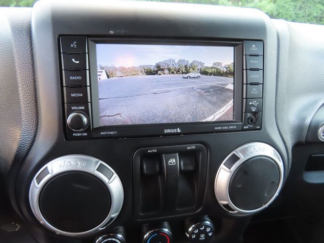 2013 Jeep Wrangler 4WD 2dr Sahara - 23053240 - 7