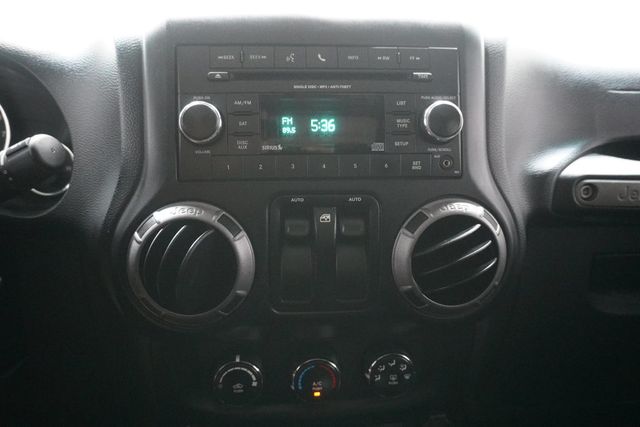 2013 Jeep Wrangler 4WD 2dr Sport - 22920465 - 15