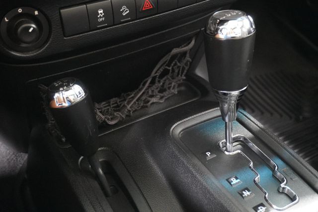 2013 Jeep Wrangler 4WD 2dr Sport - 22920465 - 17