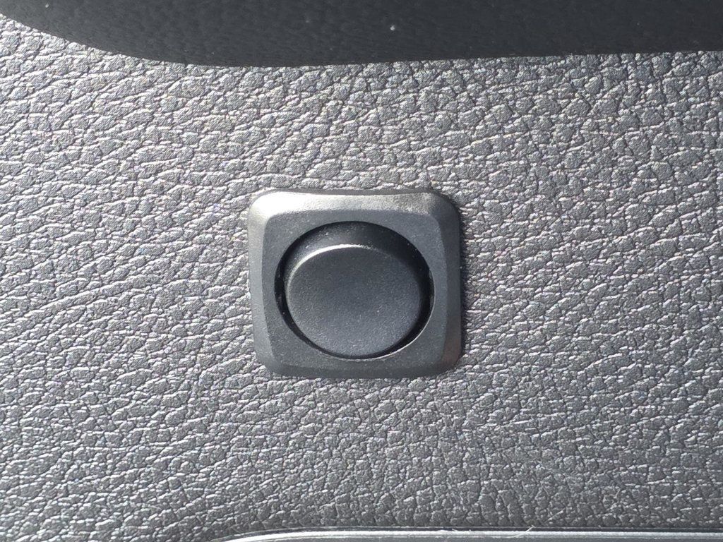 2013 Jeep Wrangler Two-Door Sport photo 13