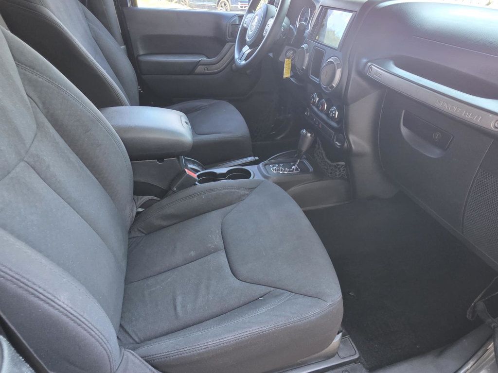 2013 Jeep Wrangler Two-Door Sport photo 8