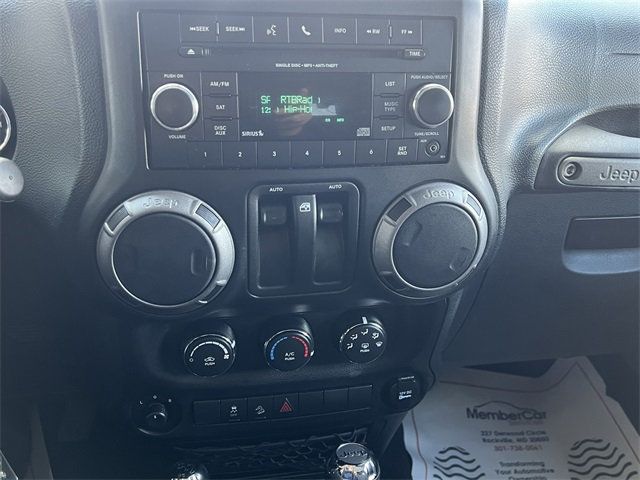 2013 Jeep Wrangler 4WD 2dr Sport - 22967559 - 19