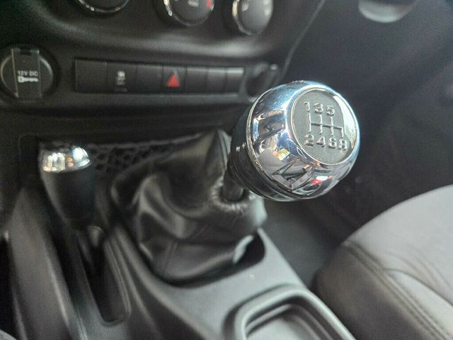 2013 Jeep Wrangler 4WD 2dr Sport - 22945380 - 10