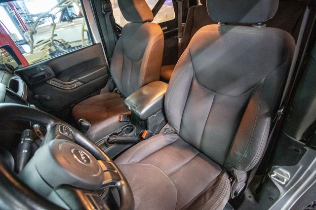 2013 Jeep Wrangler 4WD 2dr Sport - 22944678 - 2