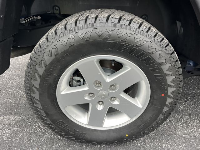 2013 Jeep Wrangler Low Mileage 2-Door Sport 4x4 6-Speed Convertible JK - 23082815 - 10