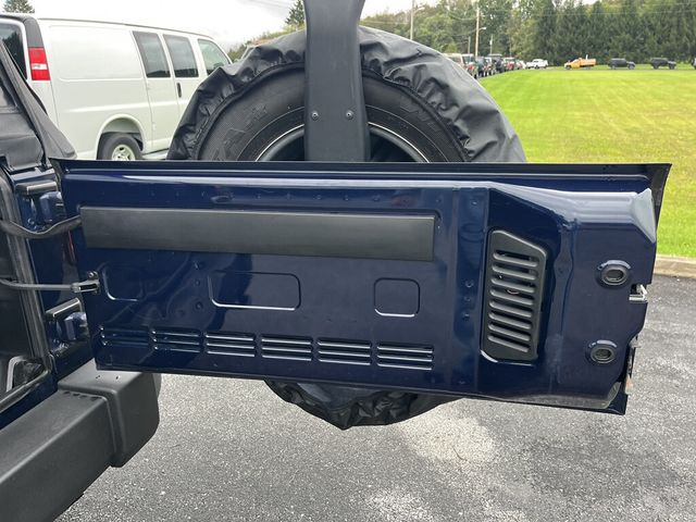 2013 Jeep Wrangler Low Mileage 2-Door Sport 4x4 6-Speed Convertible JK - 23082815 - 35