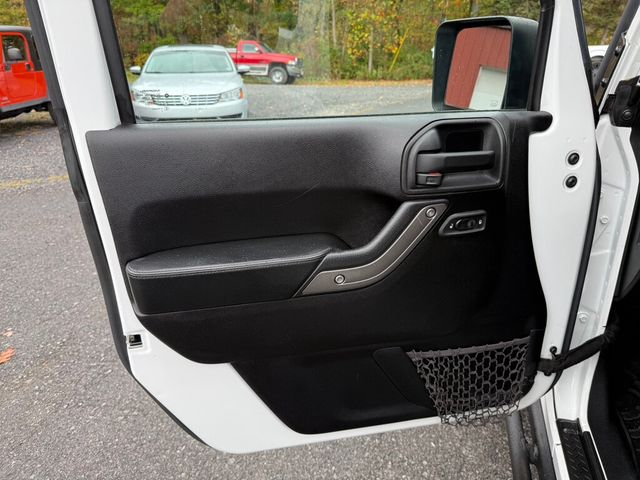 2013 Jeep Wrangler MOAB 4x4 6-Speed - 22916554 - 14