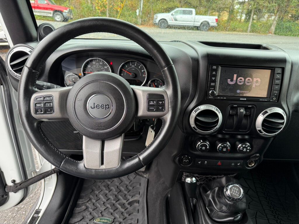 2013 Jeep Wrangler Moab photo 21