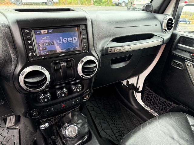 2013 Jeep Wrangler MOAB 4x4 6-Speed - 22916554 - 24