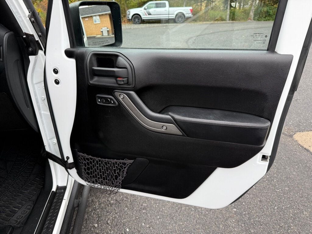 2013 Jeep Wrangler MOAB 4x4 6-Speed - 22916554 - 30