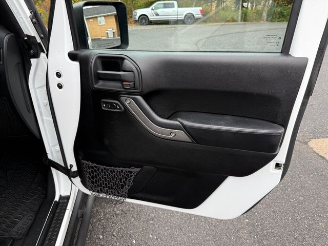 2013 Jeep Wrangler MOAB 4x4 6-Speed - 22916554 - 30