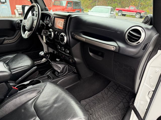 2013 Jeep Wrangler MOAB 4x4 6-Speed - 22916554 - 34