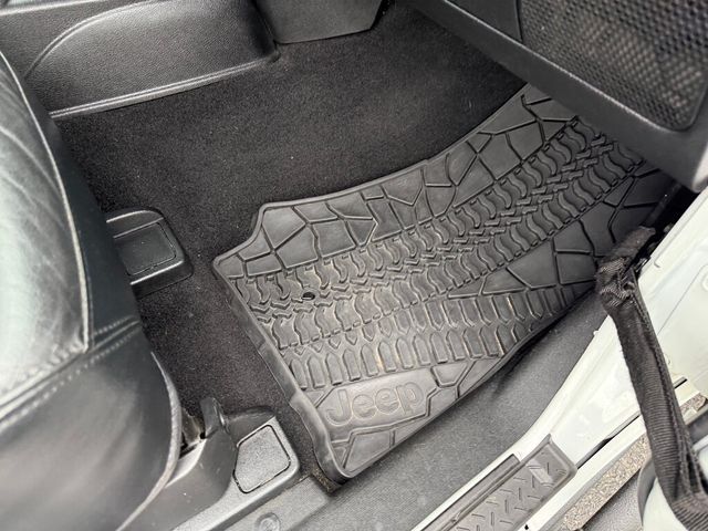 2013 Jeep Wrangler MOAB 4x4 6-Speed - 22916554 - 35