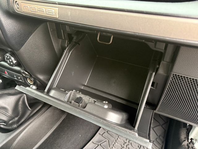 2013 Jeep Wrangler MOAB 4x4 6-Speed - 22916554 - 39