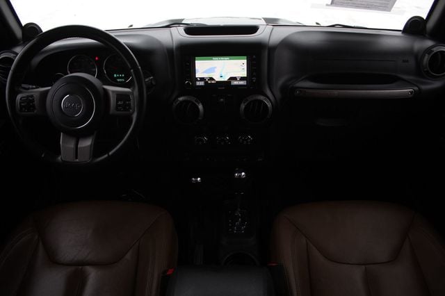 2013 Jeep Wrangler Sahara photo 15