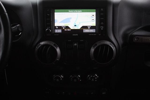 2013 Jeep Wrangler Sahara photo 16