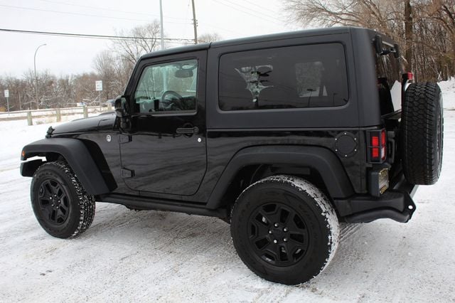 2013 Jeep Wrangler Sahara photo 21