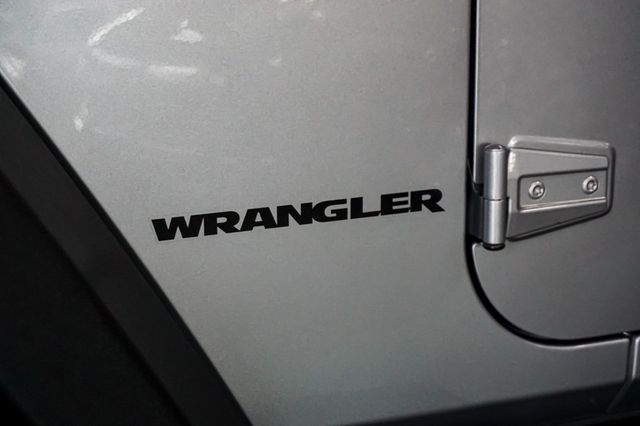 2013 Jeep Wrangler *Rubicon 4WD* *4.10 Gear Ratio* *Navigation* *Only 57k Miles* - 23084532 - 45