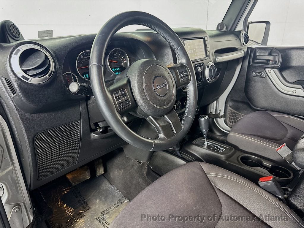 2013 Jeep Wrangler Sahara - 22752544 - 8