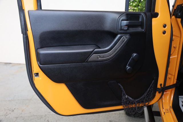 2013 Jeep Wrangler Sport - 23034646 - 11