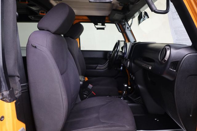 2013 Jeep Wrangler Sport - 23034646 - 17