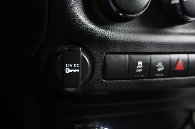 2013 Jeep Wrangler Sport - 23034646 - 24