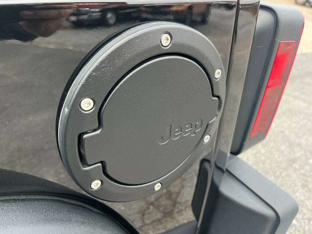 2013 Jeep Wrangler Unlimited 10th ANNIVERSARY Rubicon 4 door JK - 22945619 - 17