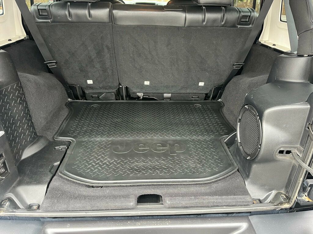 2013 Jeep Wrangler Unlimited 10th ANNIVERSARY Rubicon 4 door JK - 22945619 - 19