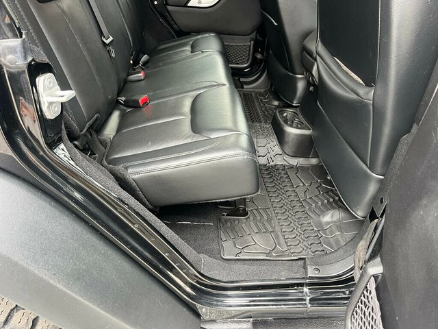 2013 Jeep Wrangler Unlimited 10th ANNIVERSARY Rubicon 4 door JK - 22945619 - 32