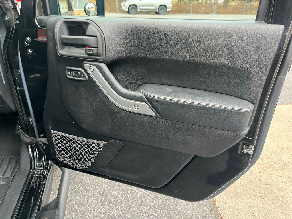 2013 Jeep Wrangler Unlimited 10th ANNIVERSARY Rubicon 4 door JK - 22945619 - 36