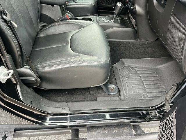 2013 Jeep Wrangler Unlimited 10th ANNIVERSARY Rubicon 4 door JK - 22945619 - 37