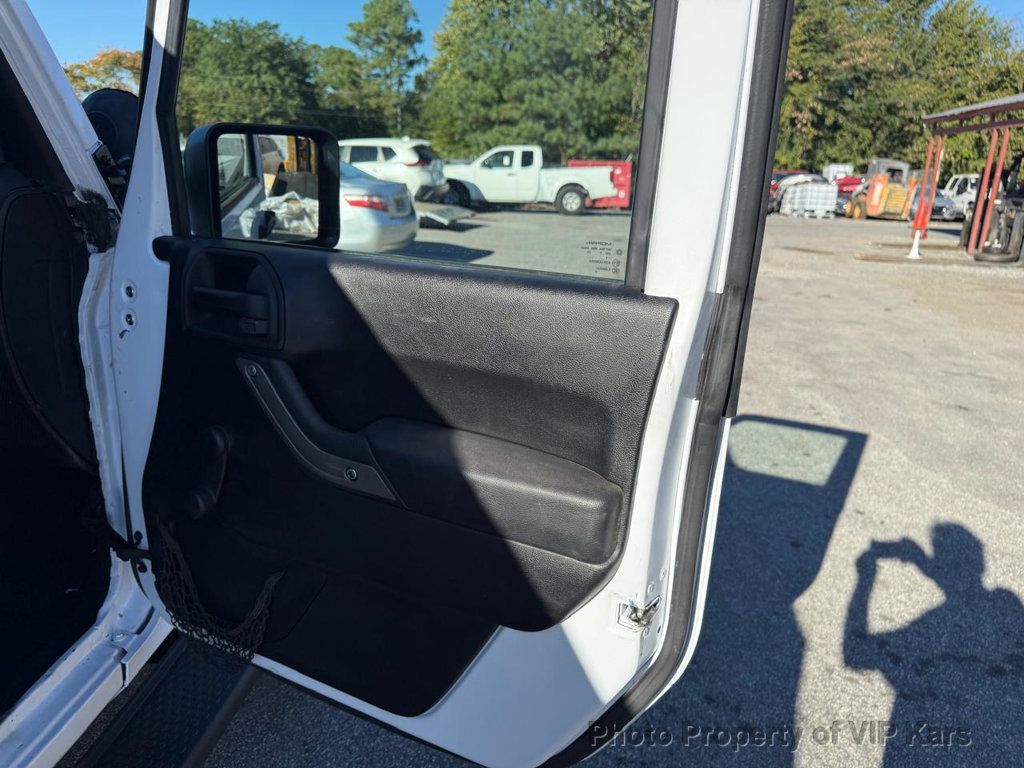 2013 Jeep Wrangler Unlimited 4WD 4dr Freedom Edition - 22931981 - 14