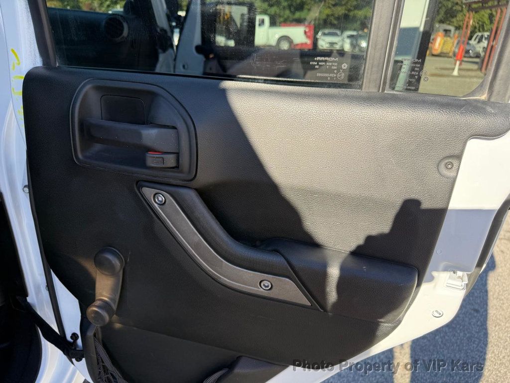 2013 Jeep Wrangler Unlimited 4WD 4dr Freedom Edition - 22931981 - 15