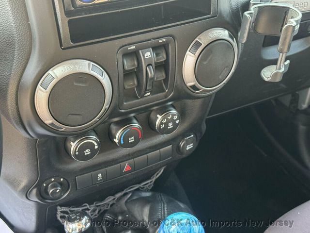 2013 Jeep Wrangler Unlimited 4WD 4dr Freedom Edition - 23065983 - 23