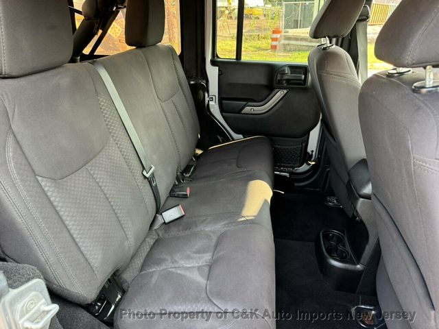 2013 Jeep Wrangler Unlimited 4WD 4dr Freedom Edition - 23065983 - 28