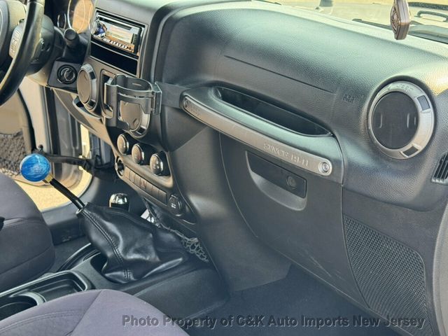 2013 Jeep Wrangler Unlimited 4WD 4dr Freedom Edition - 23065983 - 33