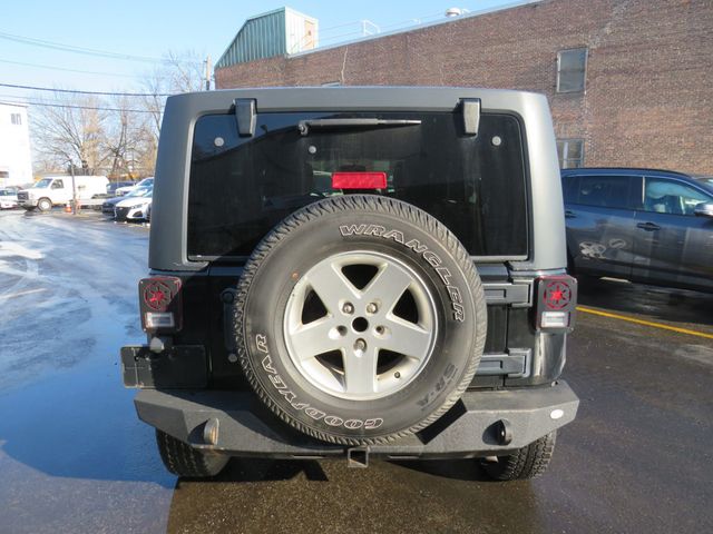 2013 Jeep Wrangler Unlimited 4WD 4dr Freedom Edition(clear title) - 22961366 - 5
