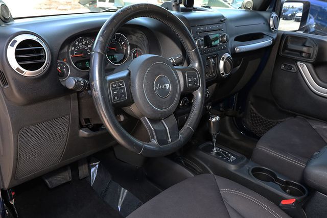 2013 JEEP Wrangler Unlimited 4WD 4dr Sahara - 23027832 - 18