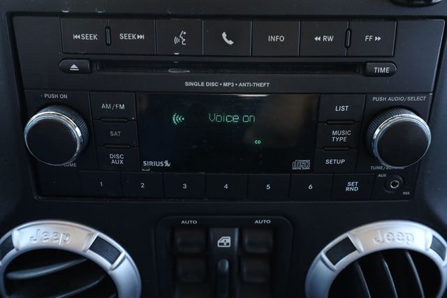 2013 JEEP Wrangler Unlimited 4WD 4dr Sahara - 23027832 - 22