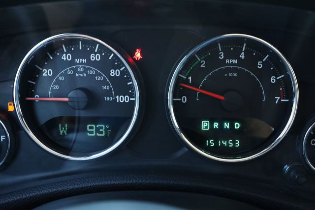 2013 JEEP Wrangler Unlimited 4WD 4dr Sahara - 23027832 - 25