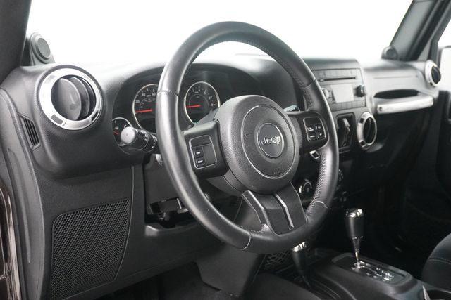 2013 Jeep Wrangler Unlimited 4WD 4dr Sahara - 23017142 - 11