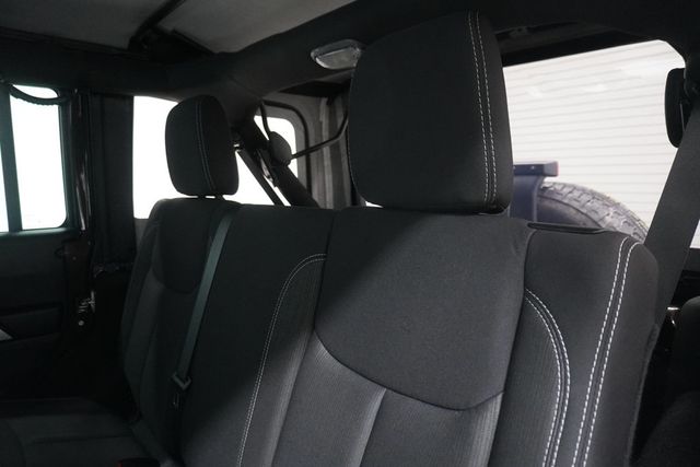2013 Jeep Wrangler Unlimited 4WD 4dr Sahara - 23017142 - 14