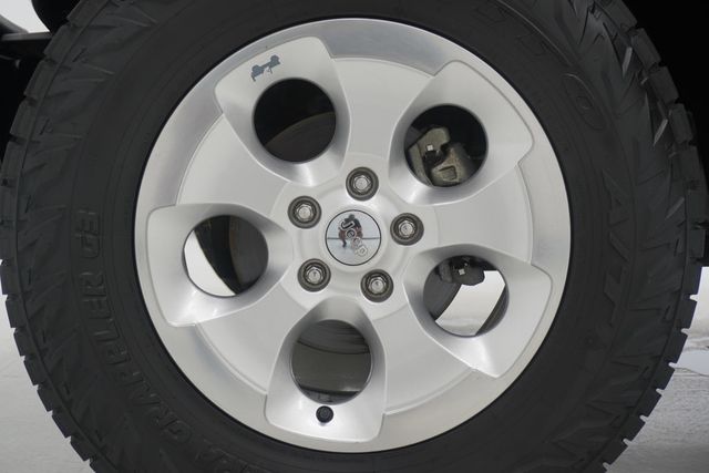 2013 Jeep Wrangler Unlimited 4WD 4dr Sahara - 23017142 - 24